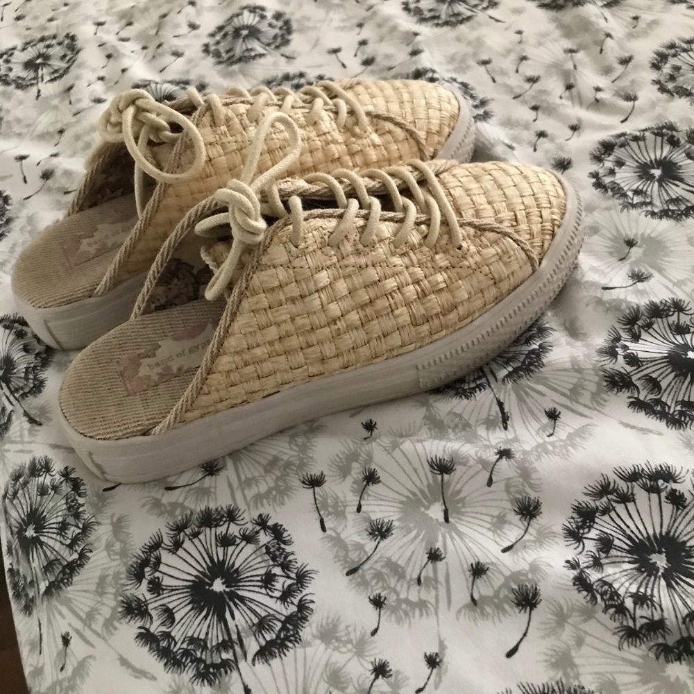 Rattan slides - Picture 2 of 3